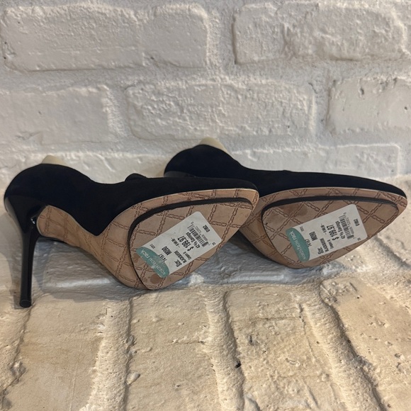 Chic LAMB Black Suede w/ White Trim  Women's Heels - Picture 6 of 8